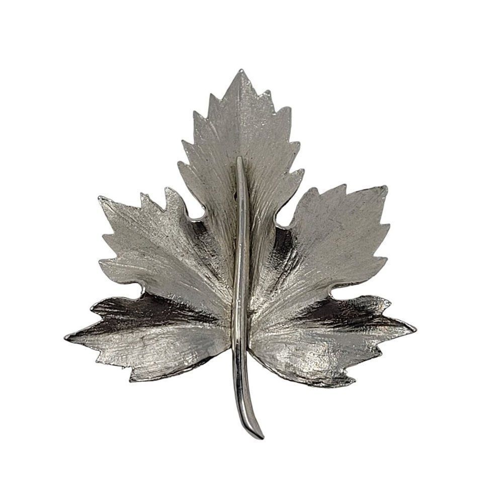 Vintage Silver Tone Maple Leaf Brooch Pin Pendant 3D Etched Gift Canadian